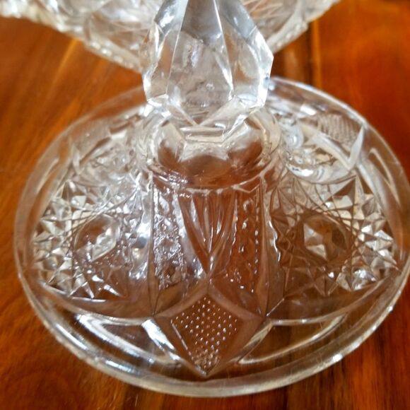 McKee Martec Clear EAPG Large Sugar Bowl with Lid, Star and Arch - Picture 5 of 5